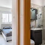 Stylish 2br With Rooftop Pool In Mackenzie لارنكا