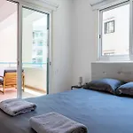 Stylish 2br With Rooftop Pool In Mackenzie شقة *
