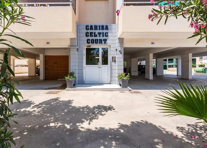 Stylish 2br With Rooftop Pool In Mackenzie 아파트 라르나카