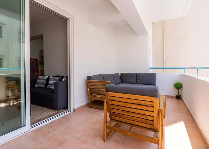 Stylish 2br With Rooftop Pool In Mackenzie * 라르나카